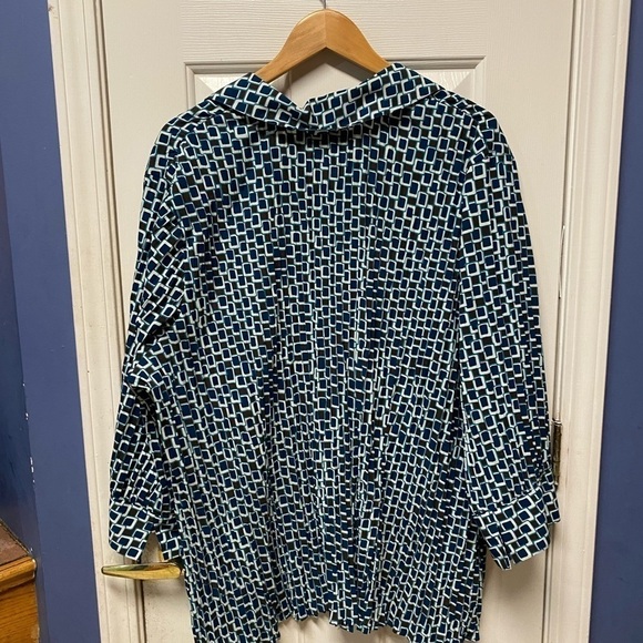 Lane Bryant 26/28 Turquoise &
Brown Button Down Career
Weekend Shirt - Picture 5 of 8